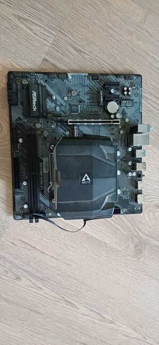 Продавам дънна платка ASRock B650M-H/M.2 (AM5) – В ГАРАНЦИЯ към ValiBG