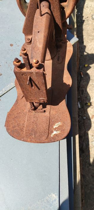 Стара шевна машина