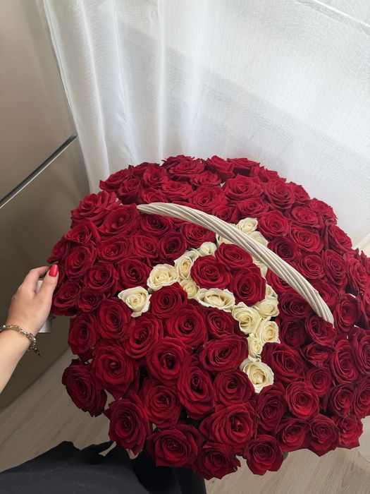 Продам 101 розу с буквой А