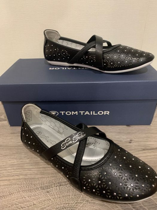 Нови обувки с камъни Tom Tailor / 34 номер