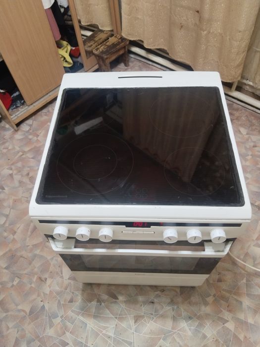 Продам стеклокерамическую плиту Hansa