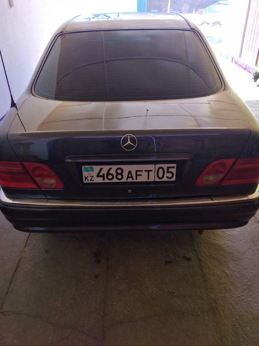 Mercedes Benz W210