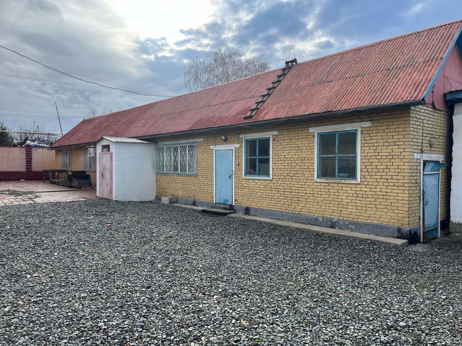 продается дом  с большим гаражом