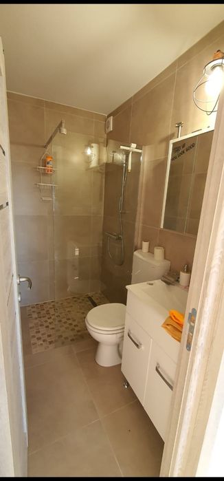 Inchiriez apartament