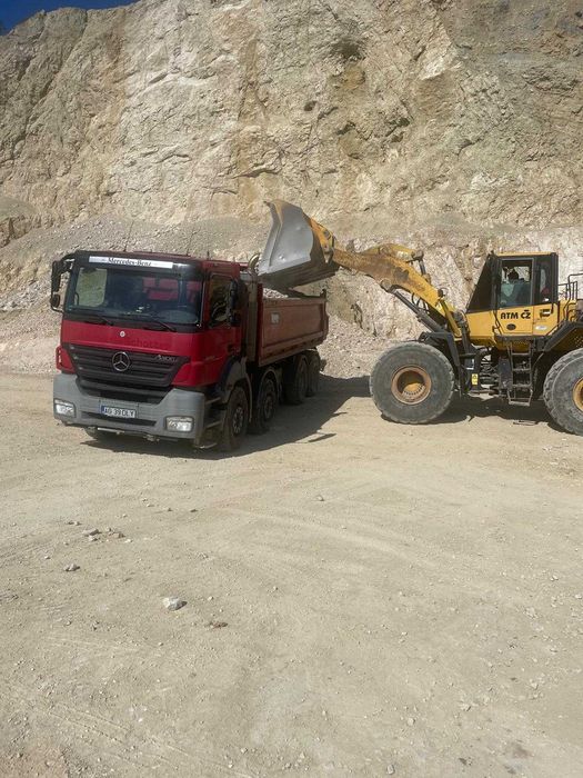Închiriez buldoexcavator/ miniexcavator/ bobcat cu picon/ compactor