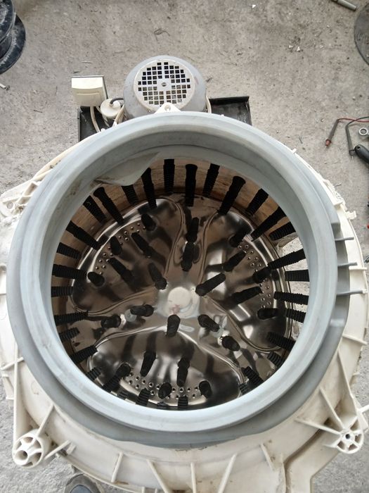 Машина за скубане на пера на бройлери