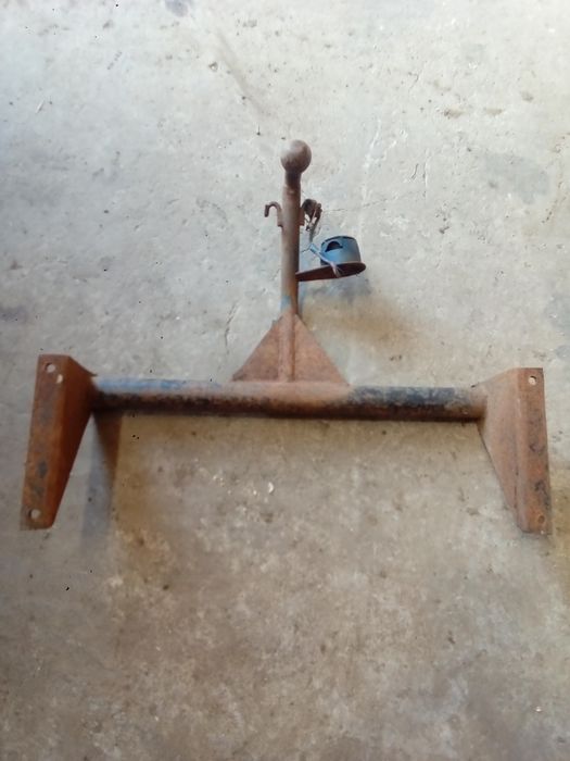 Vînd        cârlig