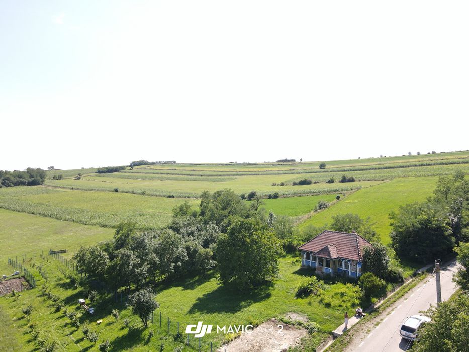 Vând teren intravilan 1.132 mp în Mociu cu constructie veche