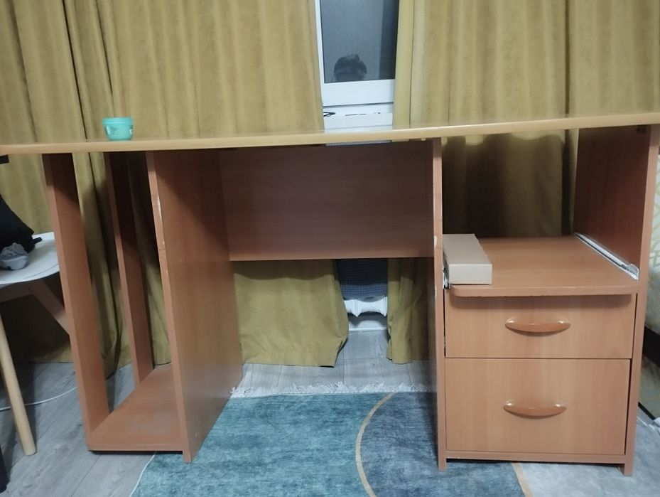 Продам стол компьютерный