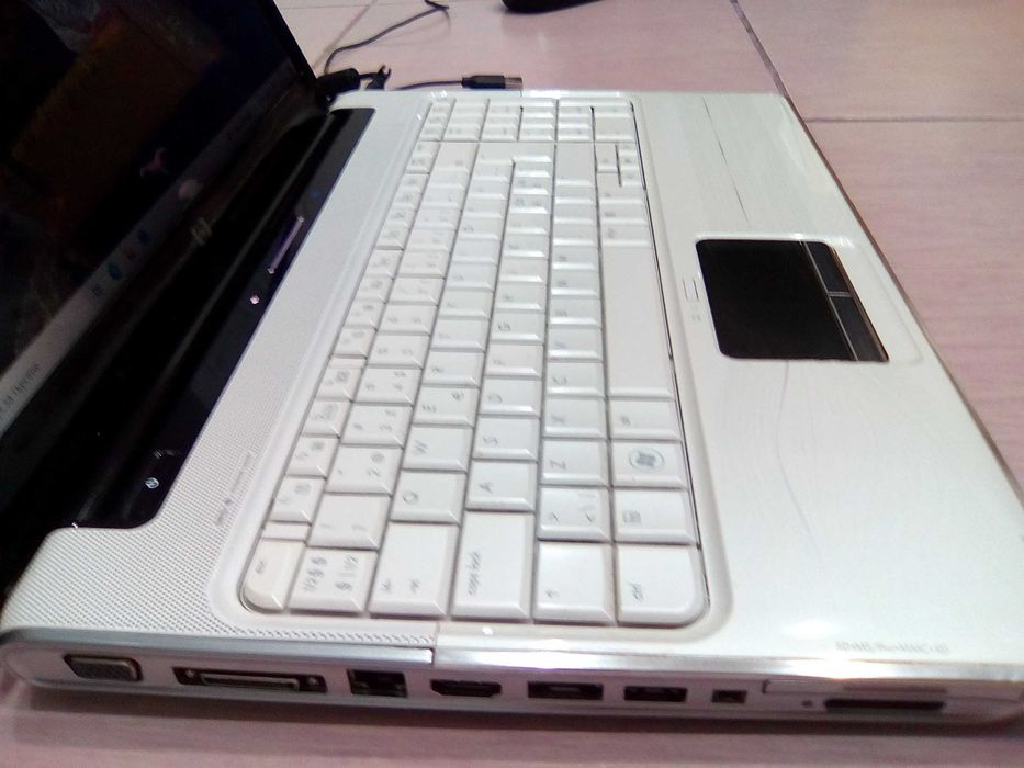 Лаптоп HP Pavilion dv6 Entertainment PC - два процесора