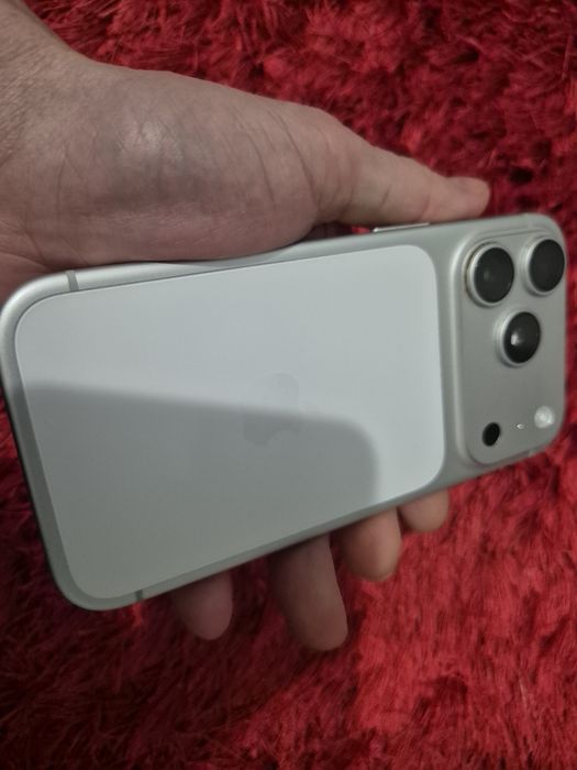 -Iphone 17Pro, ca Nou, 256Gb, 12Ram, Silver Titanium, ireprosabil, bat