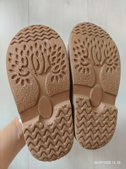 Продам ортопедическую обувь 25 размер