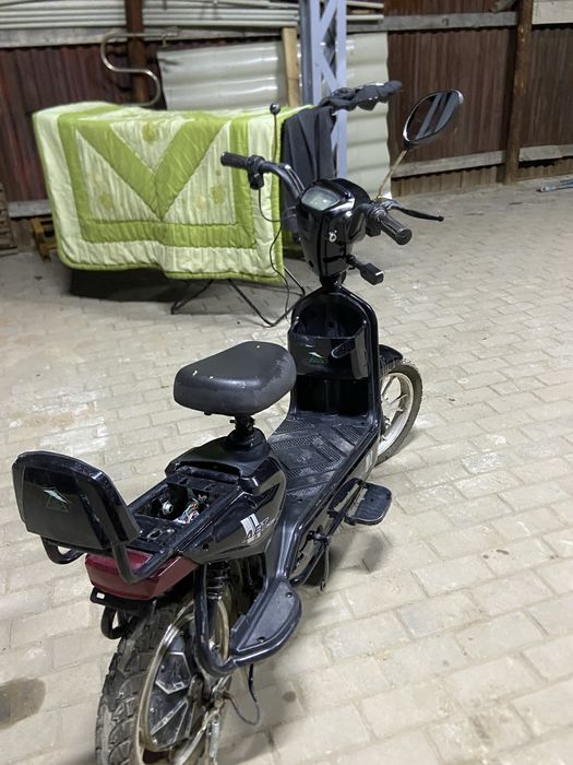 продам скутер бу без акума
