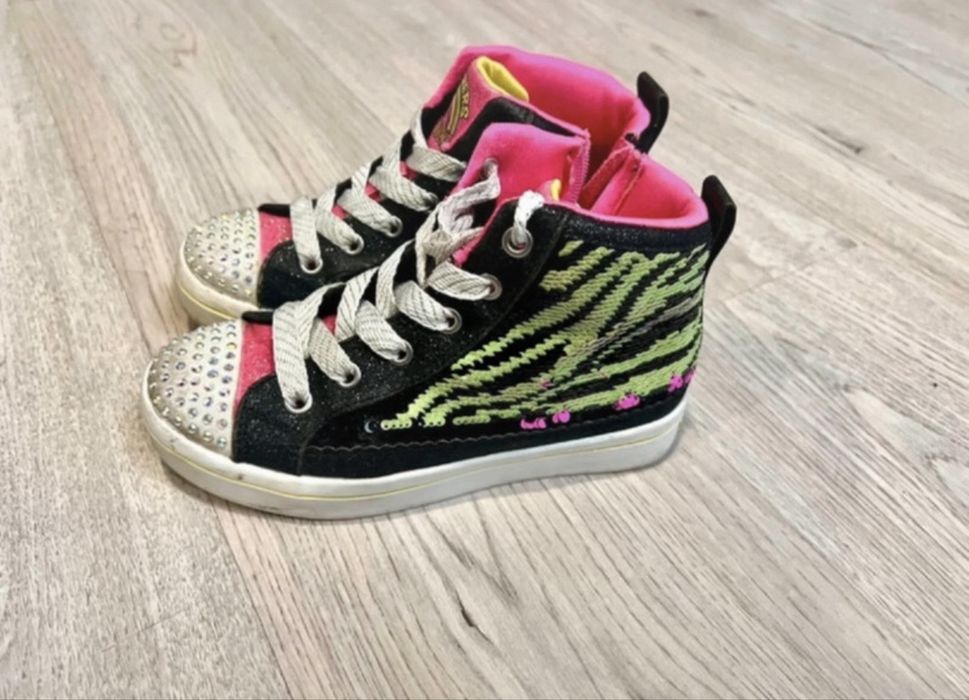 Adidasi cu paiete si lumini nr 31 skeachers