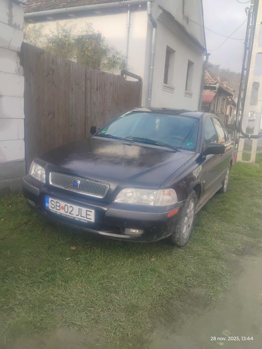 Vând Volvo s40 anul 2002