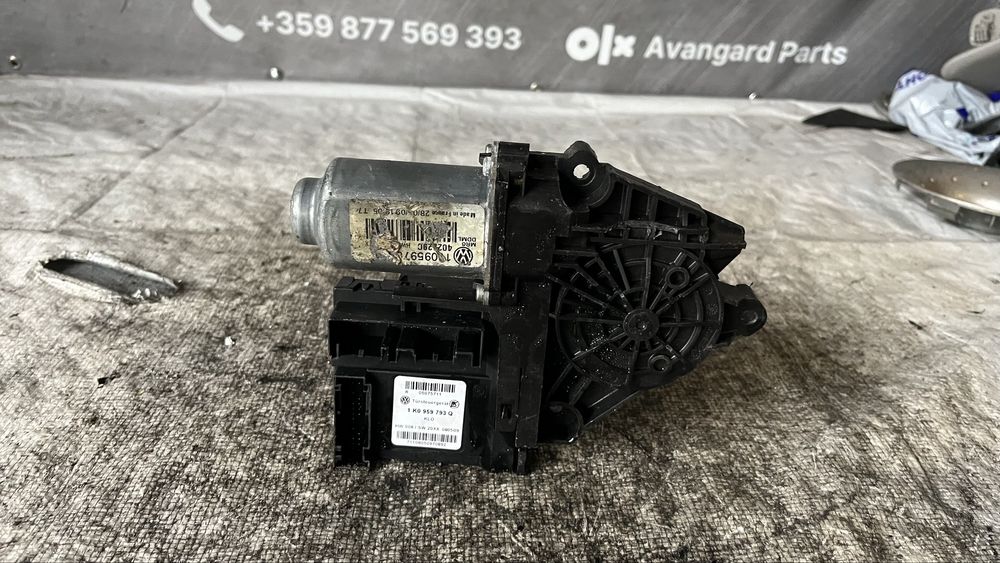 Volkswagen Caddy 3 моторче предни чистачки