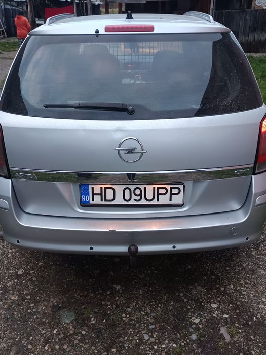 Vând urgent  Opel Astra Station Wagon  1900€