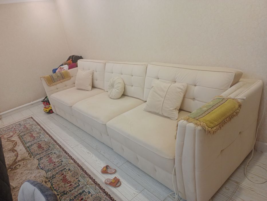 Диван гостиный, раскладывается