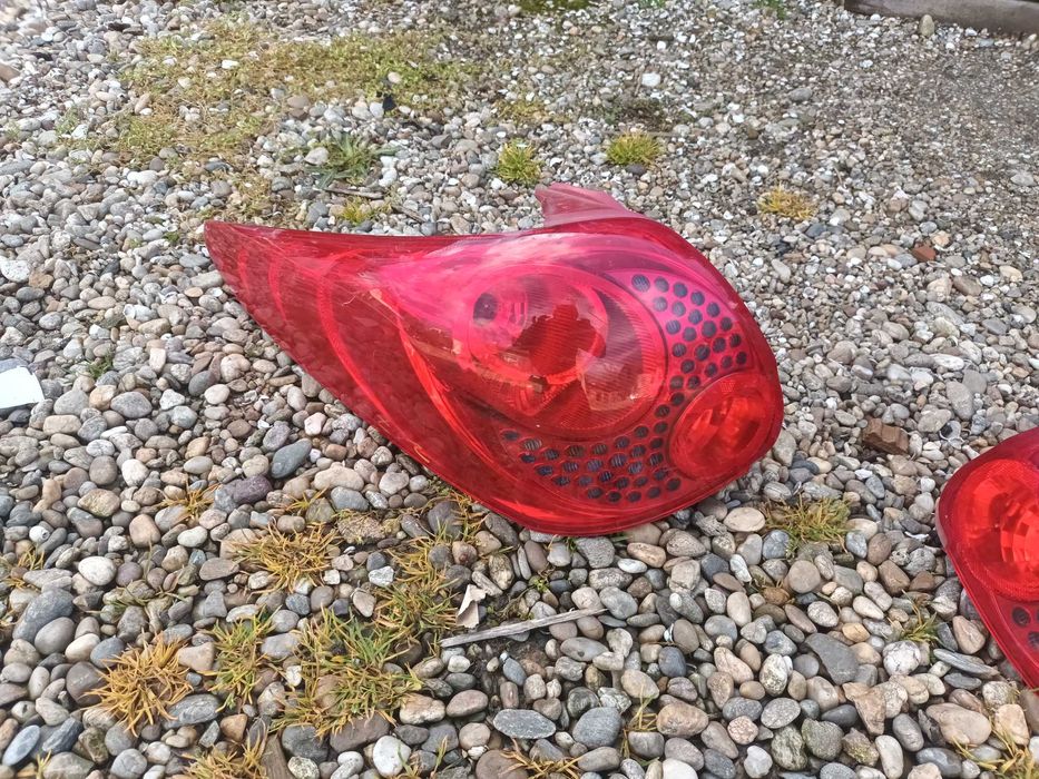 ляв и десен стоп за пежо 207 комби PEUGEOT 207 SW