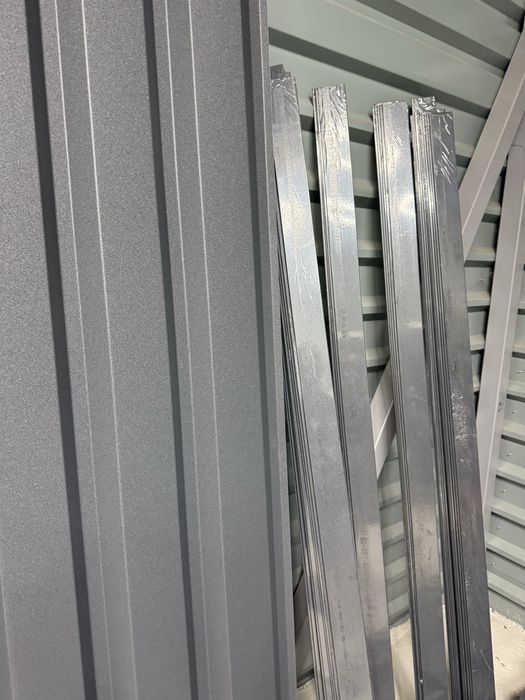 Tablă Cutată Fațadă Gard RAL 7016 gri antracit + stâlpi ornamentali 4m