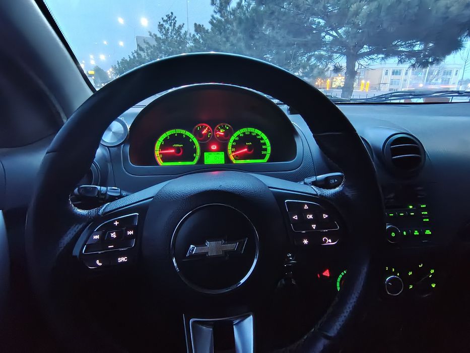 Нексия 3 сотилади