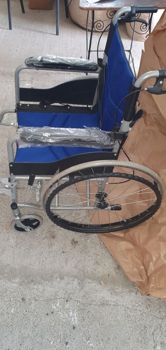 Fotoliu rulant ortopedic cu antrenare manuala