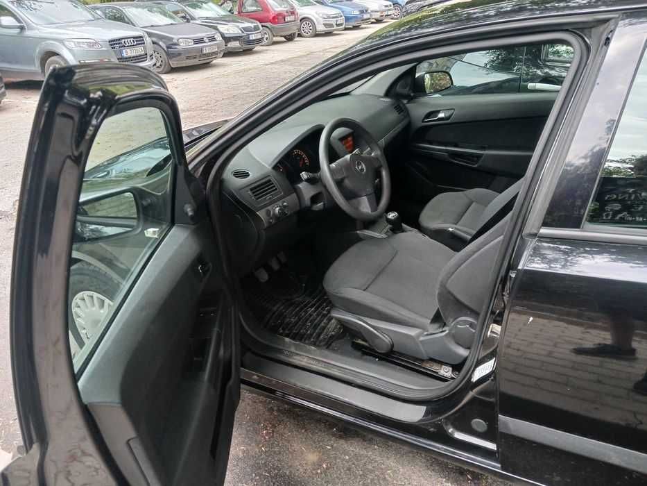 Mazda 3 1.6 tdi 2007 & opel astra 1.3 cdti 2006