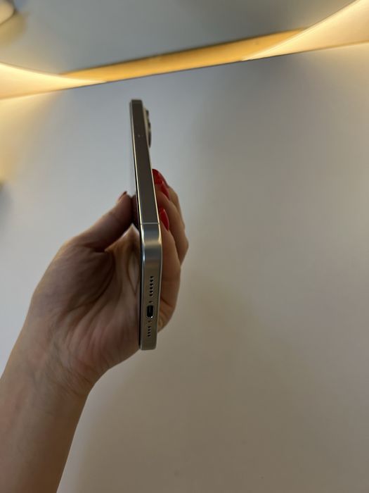 В идеале Iphone 15 pro max 256Gb white titanium