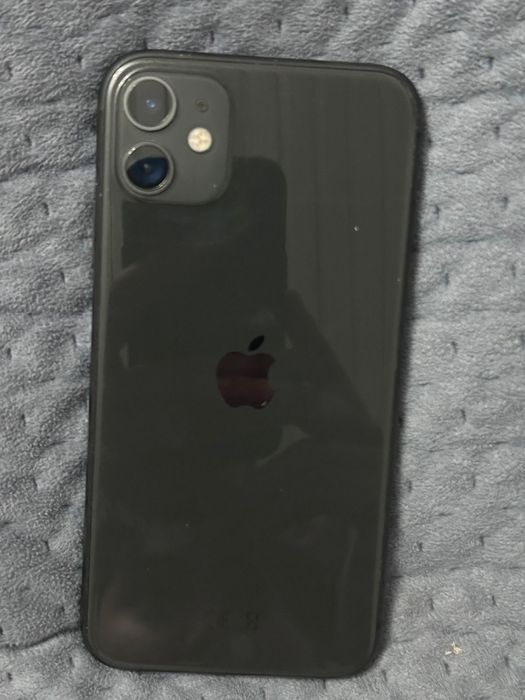 Айфон 11 Обменяю на модель выше