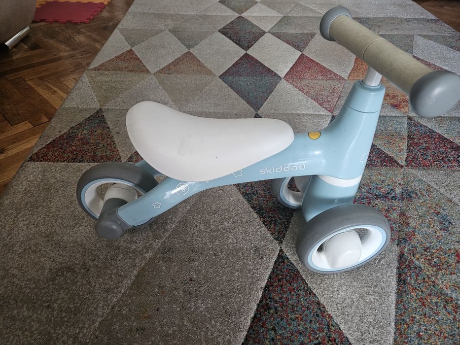 Tricicleta Berit Ride-On, Sky High, Bleu, Skiddou

 5.00