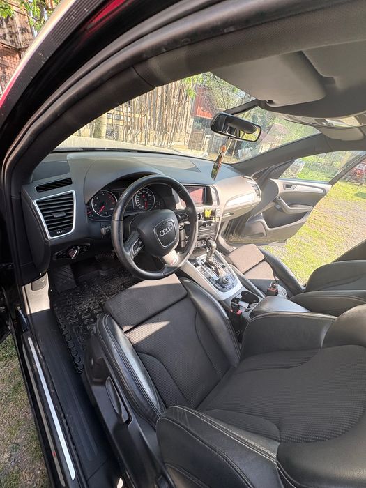 Vând Audi q5 2012