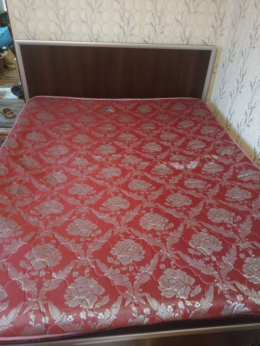 Двухспальная кровать