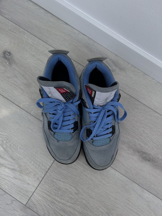 Jordan 4 Retro University Blue