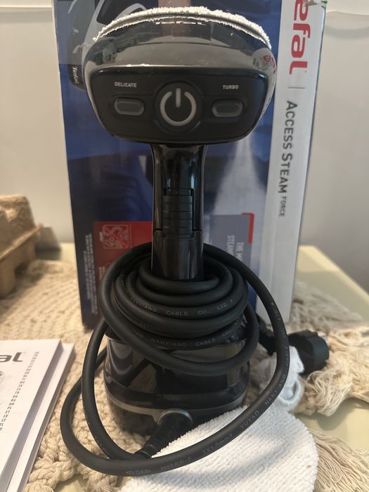 Tefal уред за гладене с пара.