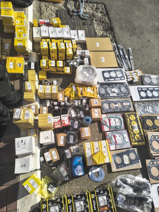 Garnituri chiuloase,pistoane motor JCB,KOMATSU,VOLVO,ETC.