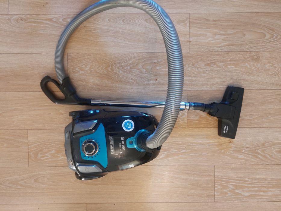 Продается пылесос Vitek