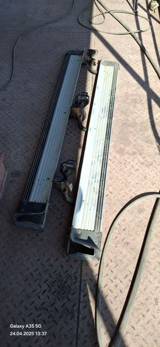 Продам подножки Pajero 2