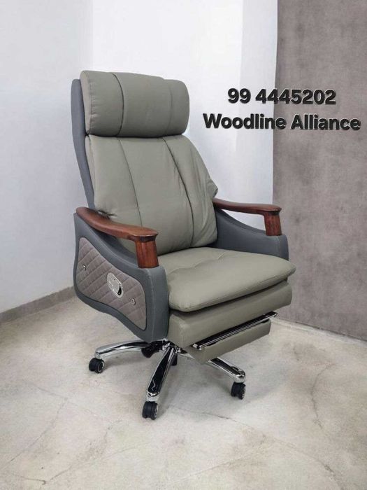 Офисное кресло для руководителей премиум класс МИНИСТР