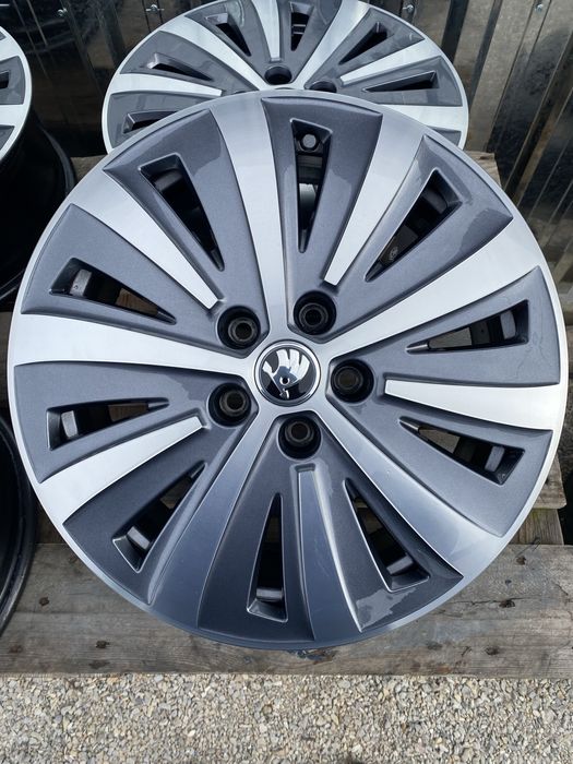 17 цола 5 х 112 мм Шкода , Skoda Superb , Oktavia , VW Фолксваген