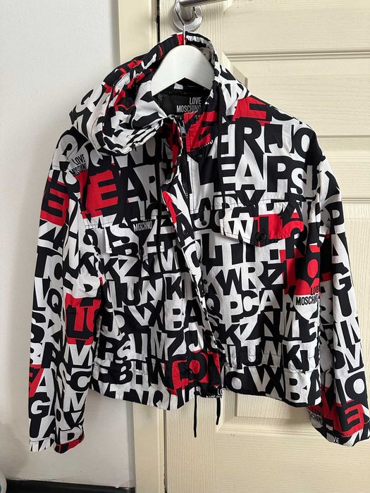 Яке Москино/  Moschino