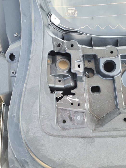 Nissan Qashqai J12 от 2021-2025 Година Заден Капак Със Стъкло Нисан