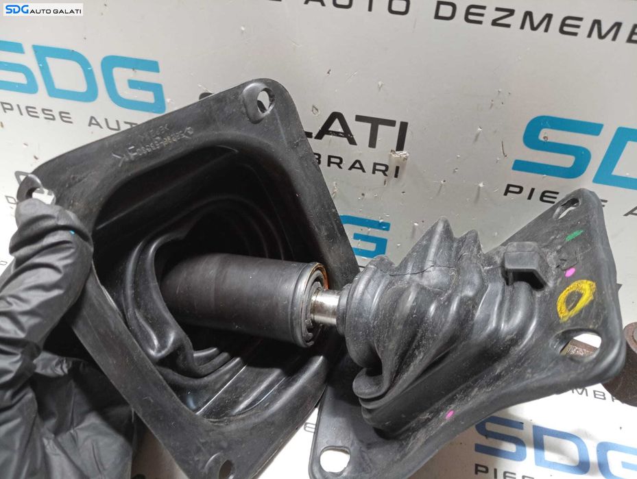 Maneta cu Manson Lexus IS IS220D 2005 - 2013 Cod 5828653030 [M5129]