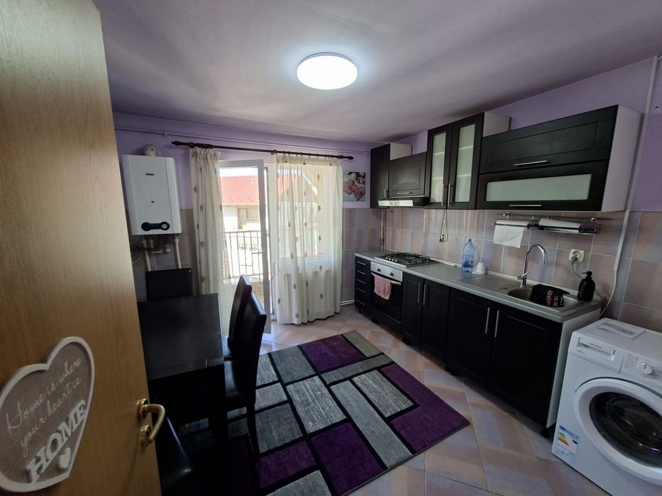 Apartament cu 2 camere decomamdat