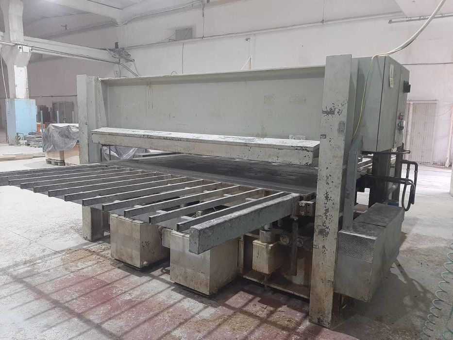 Presa lipit panouri la cald