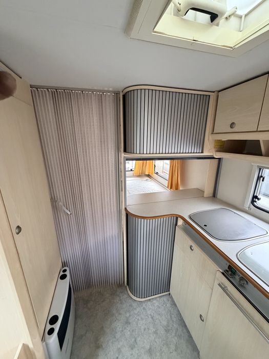 Rulota Kip Star-Line 47 SGB an2001,4 persoane,fransbed,baie