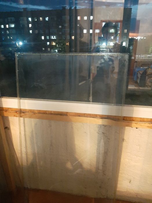 Продам стекло б/у.