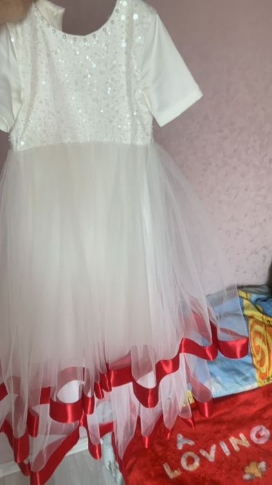 Продам платье для девочки от 115 см