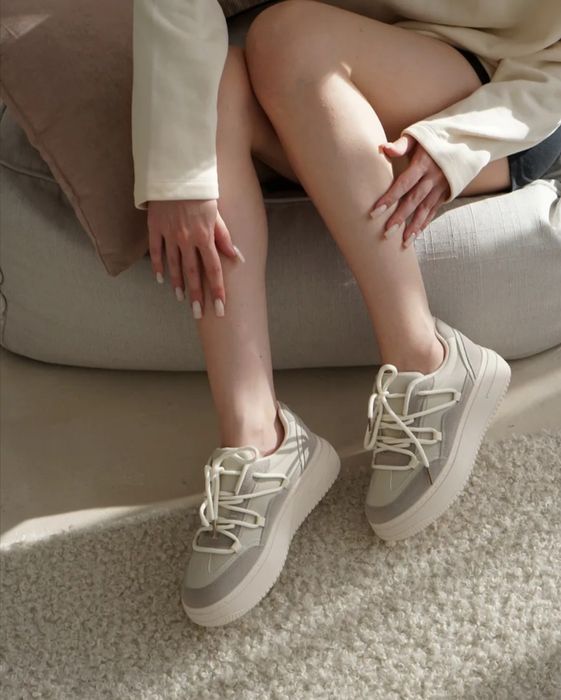 Кроссовки женские 37.5