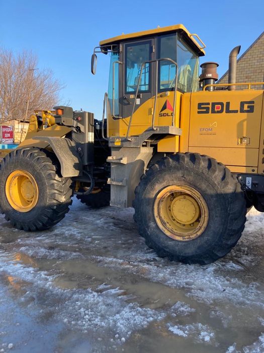 Продам 3-куб фронтальный погрузчик