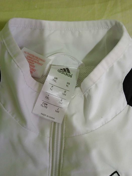 Много запазено Горнище на Adidas-M